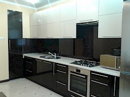 Кухня с пластиковым МДФ фасадом на заказ