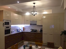 Кухня с пластиковым МДФ фасадом на заказ